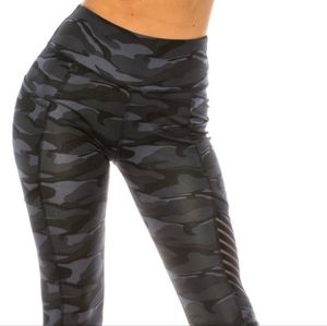 Camo Navy w/side mesh pocket, high waist leggings.